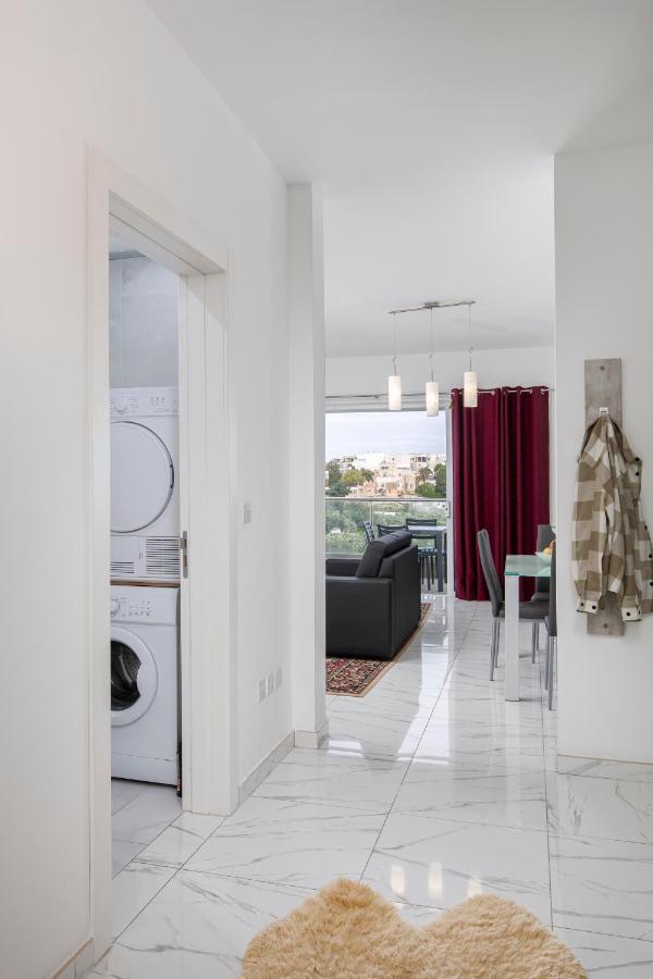 Sea View Apartment 2 Bedrooms 2 Bathrooms, 2 Minutes Away From The Sea Saint Julian's Εξωτερικό φωτογραφία