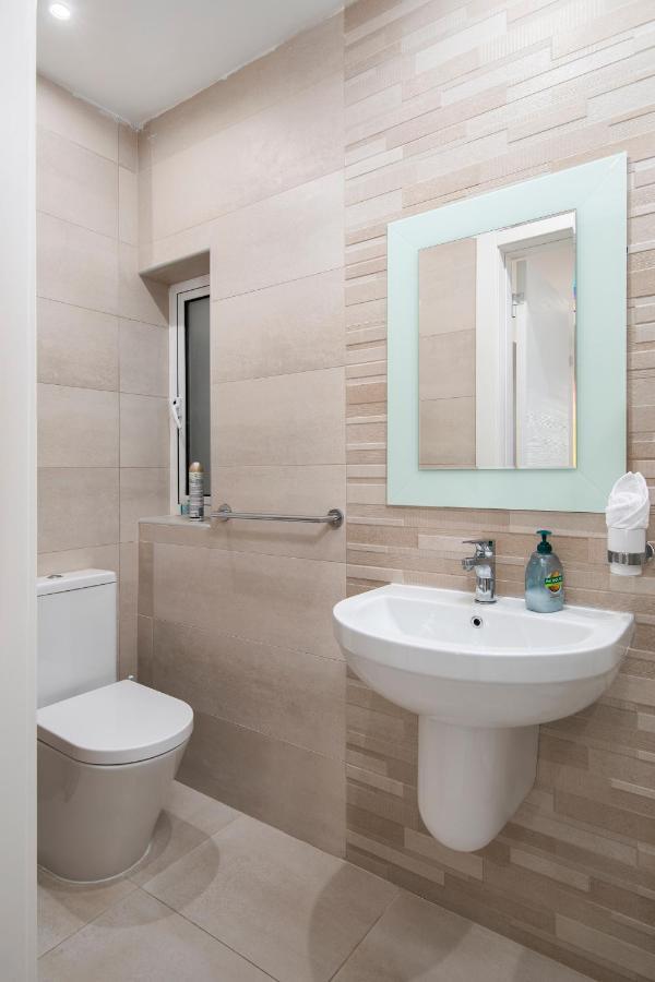 Sea View Apartment 2 Bedrooms 2 Bathrooms, 2 Minutes Away From The Sea Saint Julian's Εξωτερικό φωτογραφία