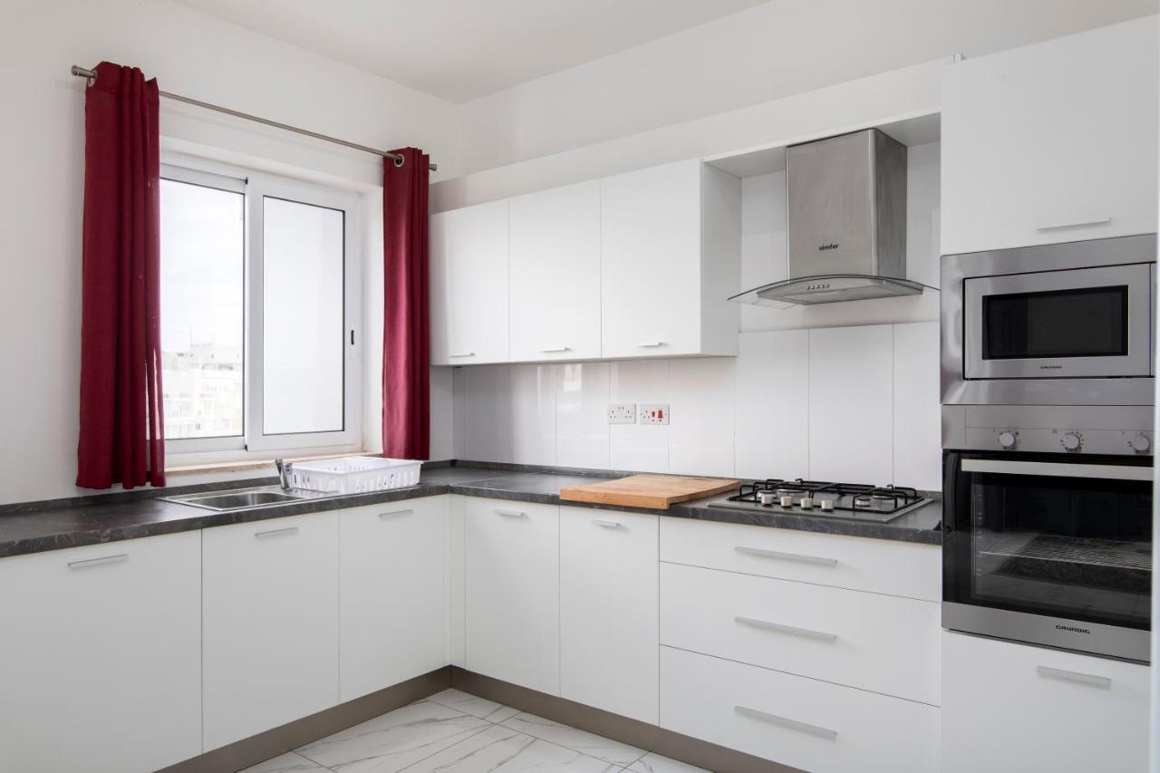 Sea View Apartment 2 Bedrooms 2 Bathrooms, 2 Minutes Away From The Sea Saint Julian's Εξωτερικό φωτογραφία